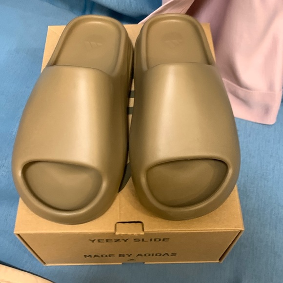 adidas gazelle silver green womens adidas Yeezy Slide Earth Brown